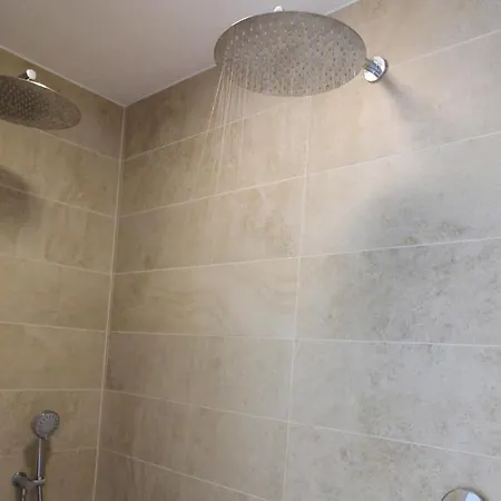Apartment Stunning In With Wifi *